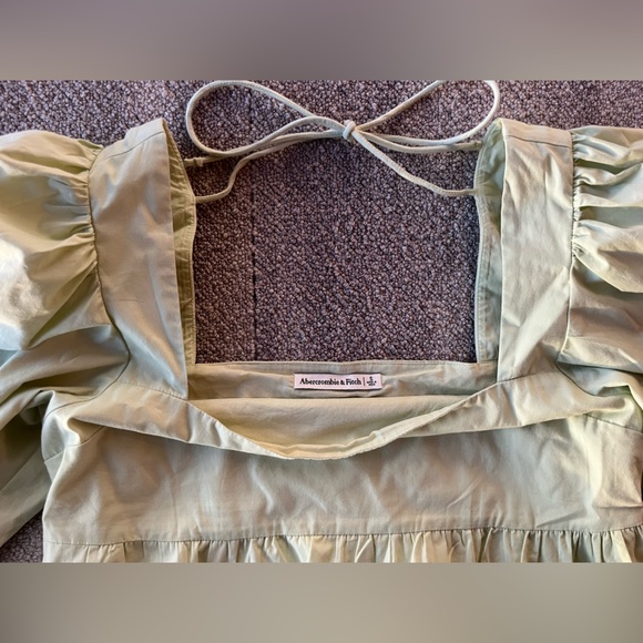 Abercrombie & Fitch Poplin Puff Sleeve Top - Picture 2 of 6